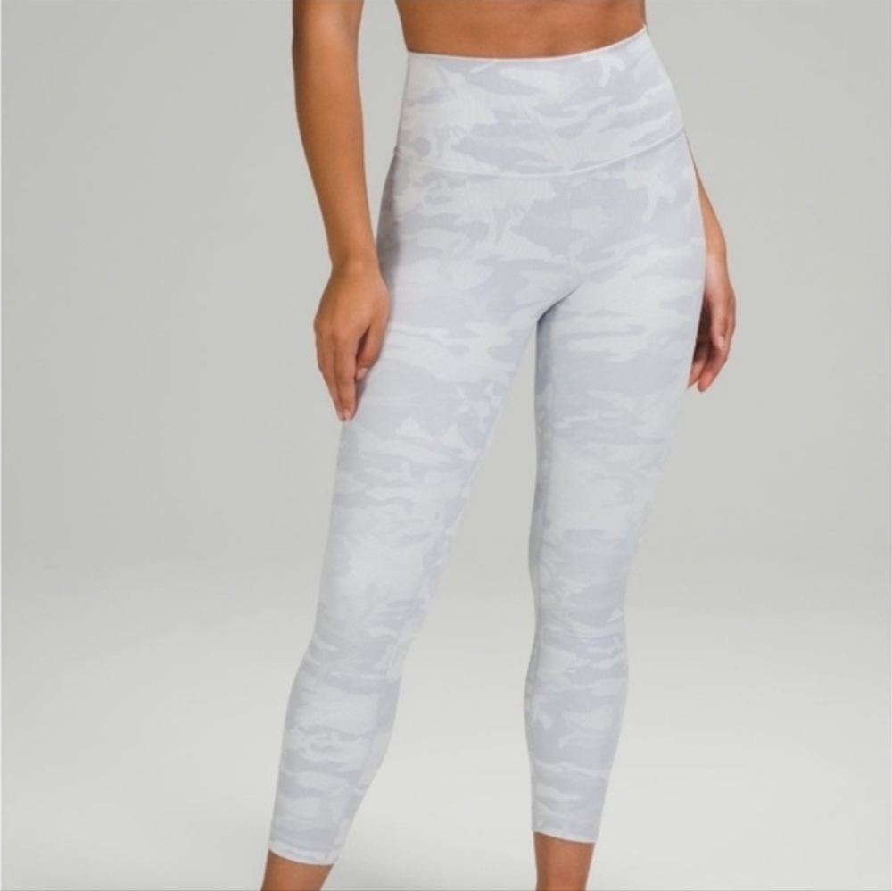 Lululemon Wunder Under Tight 25" Camo Jacquard Alpine White Camo | Size 6 NWT